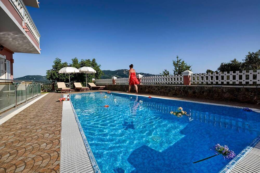 Tranquil Corfu Villa | 3 Bedrooms | Villa Chrinos | Gated Pool | Agios Georgios Pagon in Agios Georgios, Korfu