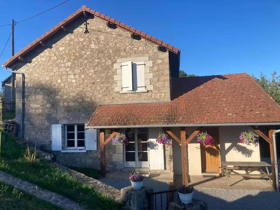 Gîte du Cèdre in Mérinchal, Région d'Aubussargues