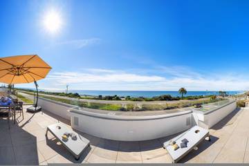 Vacation Rental for 8 Guests in Carlsbad, San Diego County, Picture 2