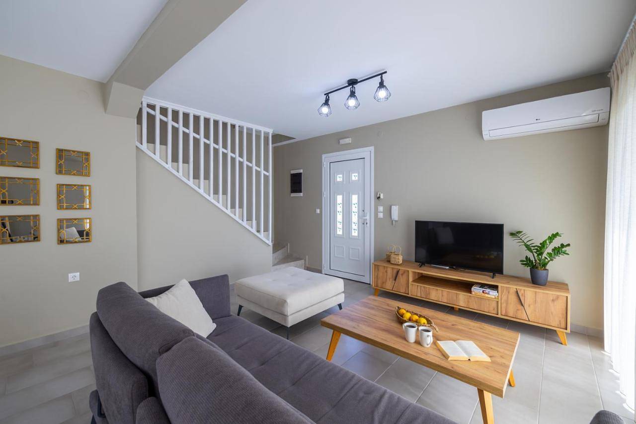 Two-Bedroom Villa in Καραβάδο, Κεφαλονιά