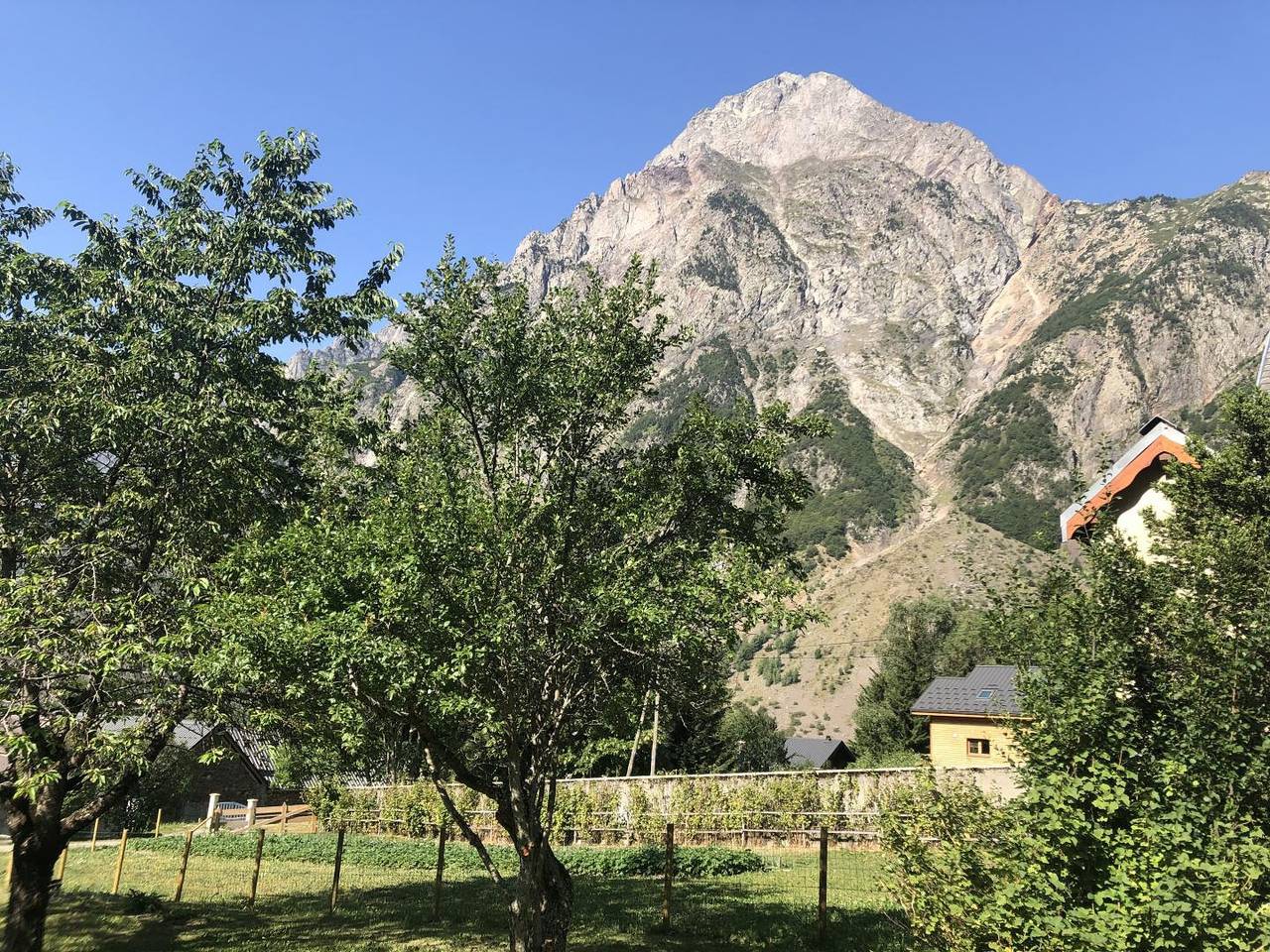 Gîte de charme avec parking, lave-linge, près de Chantelouve et des pistes de ski in Chantelouve, Parc national des Écrins