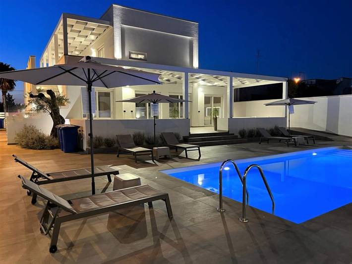 Appartamento intero, Appartamento "Elite Luxury Residence 2" con vista mare, piscina, Wi-Fi e terrazza in Racale, Golfo di Taranto