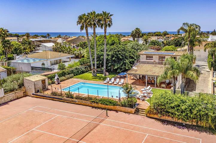 Villa per 8 persone, con giardino in Santa Croce Camerina