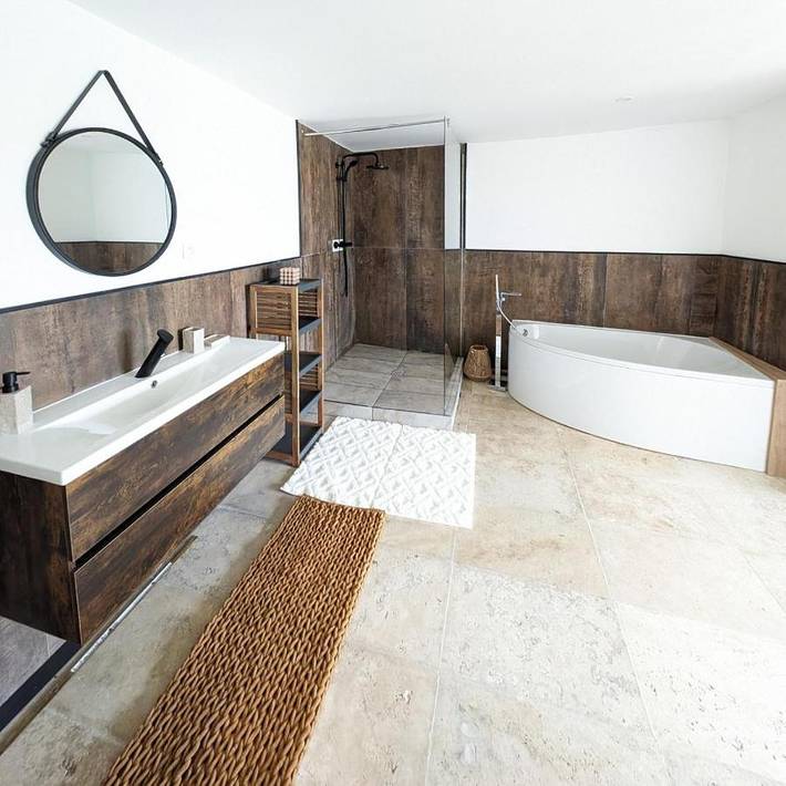 Location de vacances pour 6 personnes, avec piscine et terrasse ainsi que jardin et jacuzzi à Panazol - 2