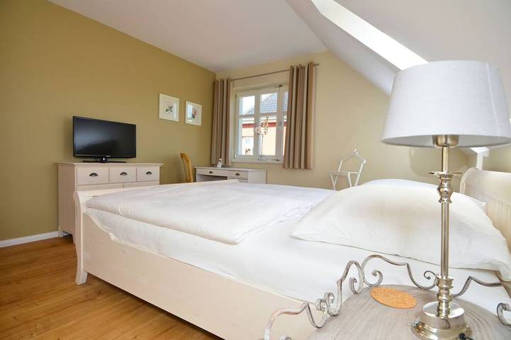 Ferienhaus für 8 Personen, mit Sauna und Garten sowie Terrasse in Middelhagen - 4