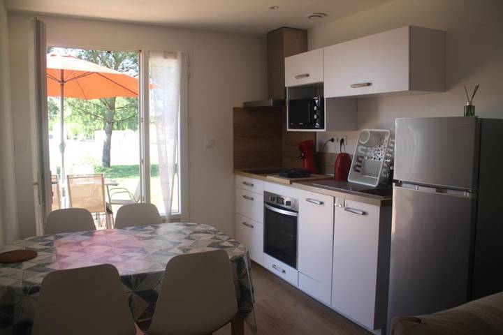 Location de vacances pour 6 personnes, avec jardin à Bressols - 2