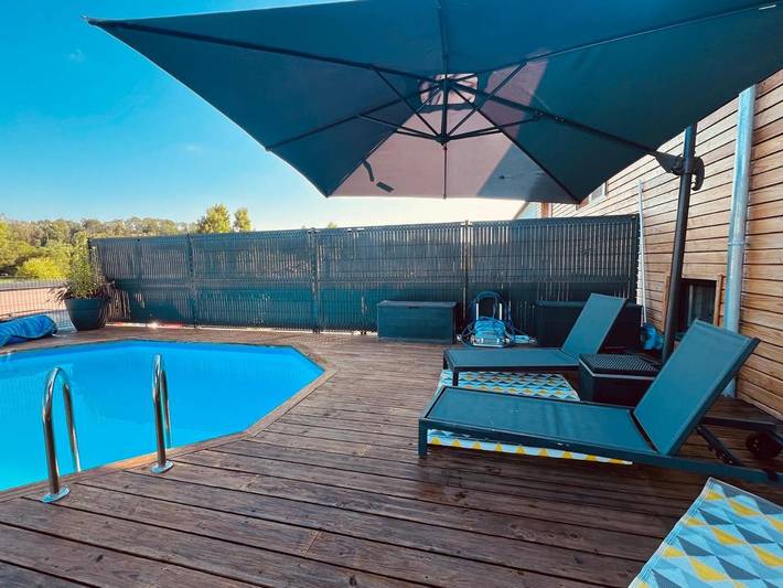 Villa pour 15 personnes, avec Jacuzzi et Terrasse ainsi que Jardin et Bassin pour enfant