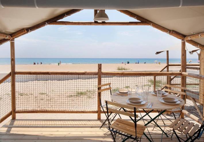 Camping para 4 personas, con Terraza y Jardín además de Piscina para niños y Piscina en el Tarragones
