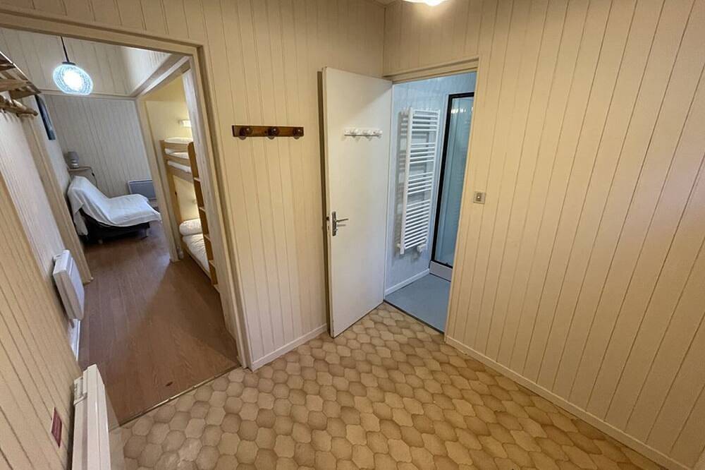Entire apartment, Spacious T2 with balcony near slopes in Le Lioran in Le Lioran, Laveissière