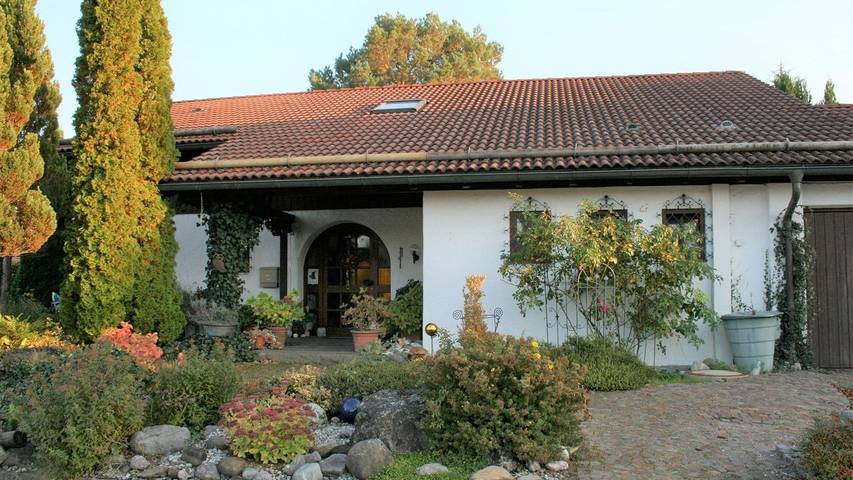 Ferienwohnung für 2 Personen, mit Terrasse und Garten, kinderfreundlich in Peiting