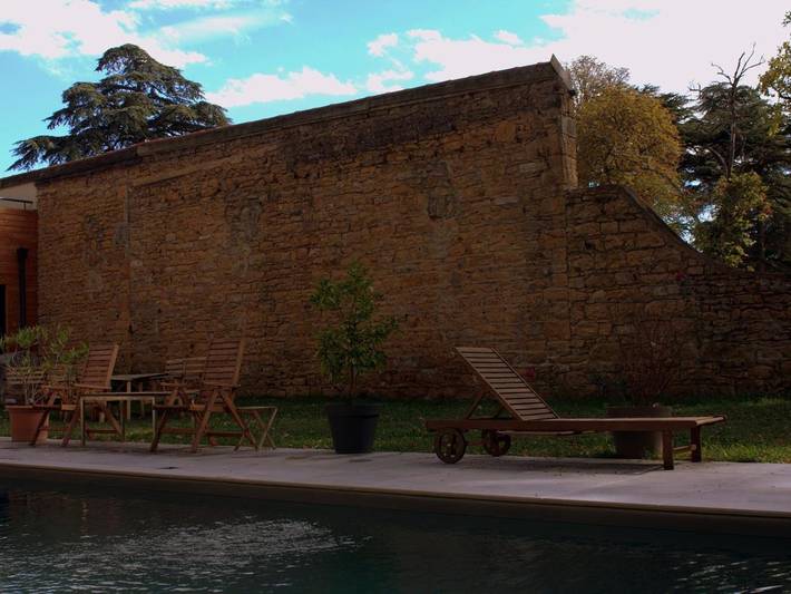 Gîte pour 2 personnes, avec piscine ainsi que terrasse et jardin à Saint-Cyr-au-Mont-d'Or - 3