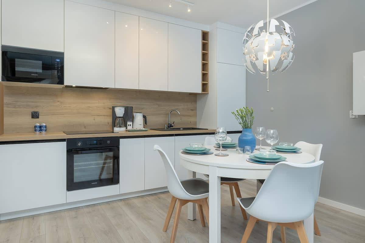 Cały apartament, Comfortable Apartment for 6 People | Balcony | Workspace | 2 Bedrooms in Kołobrzeg, Baltic Sea Pomerania