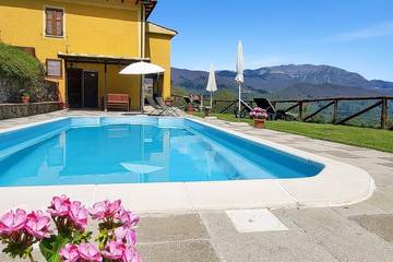Cottage pour 8 personnes, avec balcon, animaux acceptés à Camporgiano