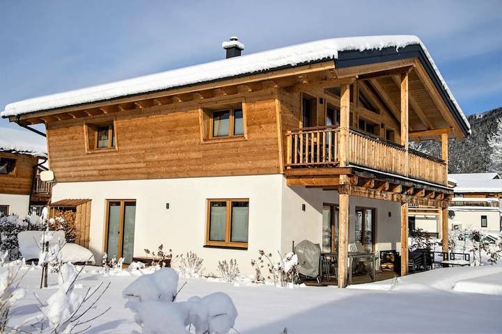Chalet für 6 Personen, mit Pool und Balkon, mit Haustier in Inzell