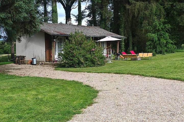 Gîte pour 4 personnes, avec jardin à Ladignac-le-Long