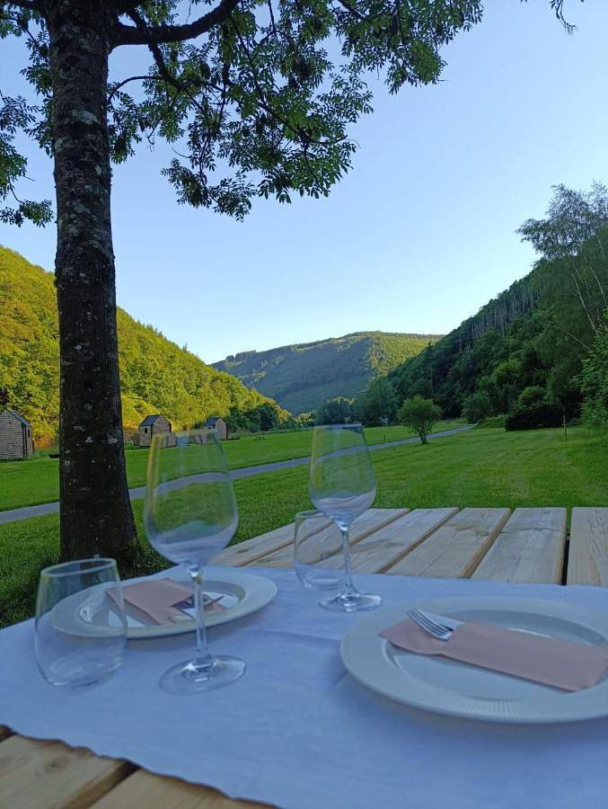 Location de vacances pour 2 personnes, avec Balcon et Terrasse ainsi que Jardin et Vue à Bourscheid (Moselle)