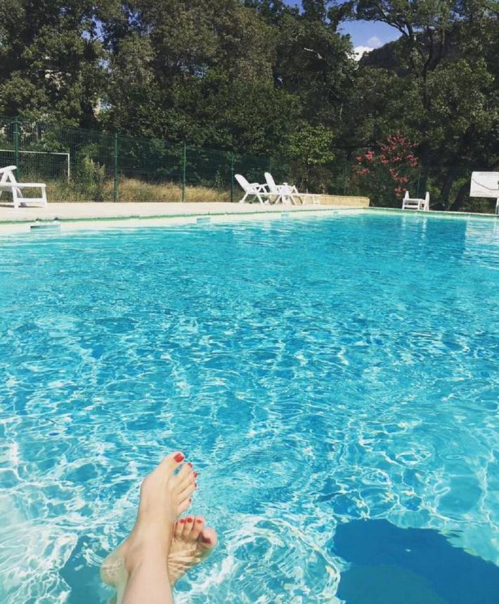 Location de vacances pour 5 personnes, avec piscine et jardin ainsi que bassin pour enfant et vue à Montréal (Rhône-Alpes)