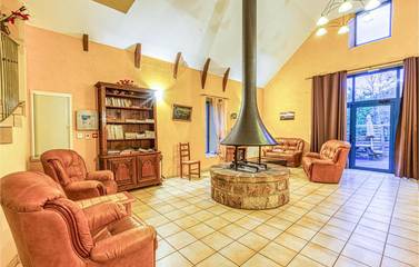 Location de vacances pour 23 personnes à Saint-Côme-d'Olt