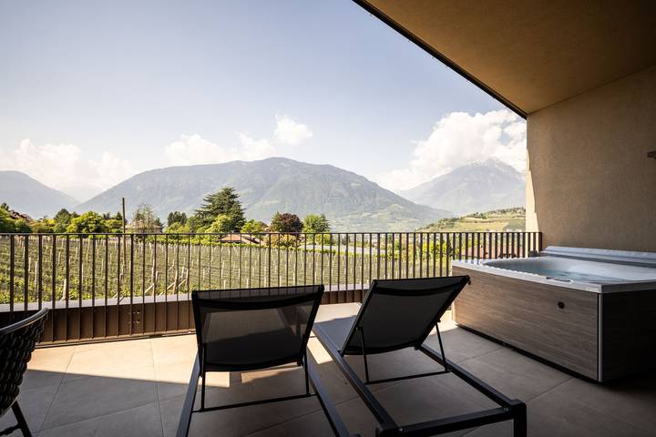 Gîte pour 4 personnes, avec jacuzzi ainsi que balcon et jardin à Scena - 2