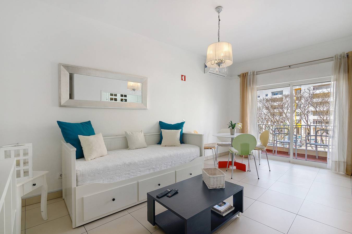 Ferienhaus 'Casa De Pardal' mit Balkon, Wlan und Klimaanlage in Cavacos, Quarteira