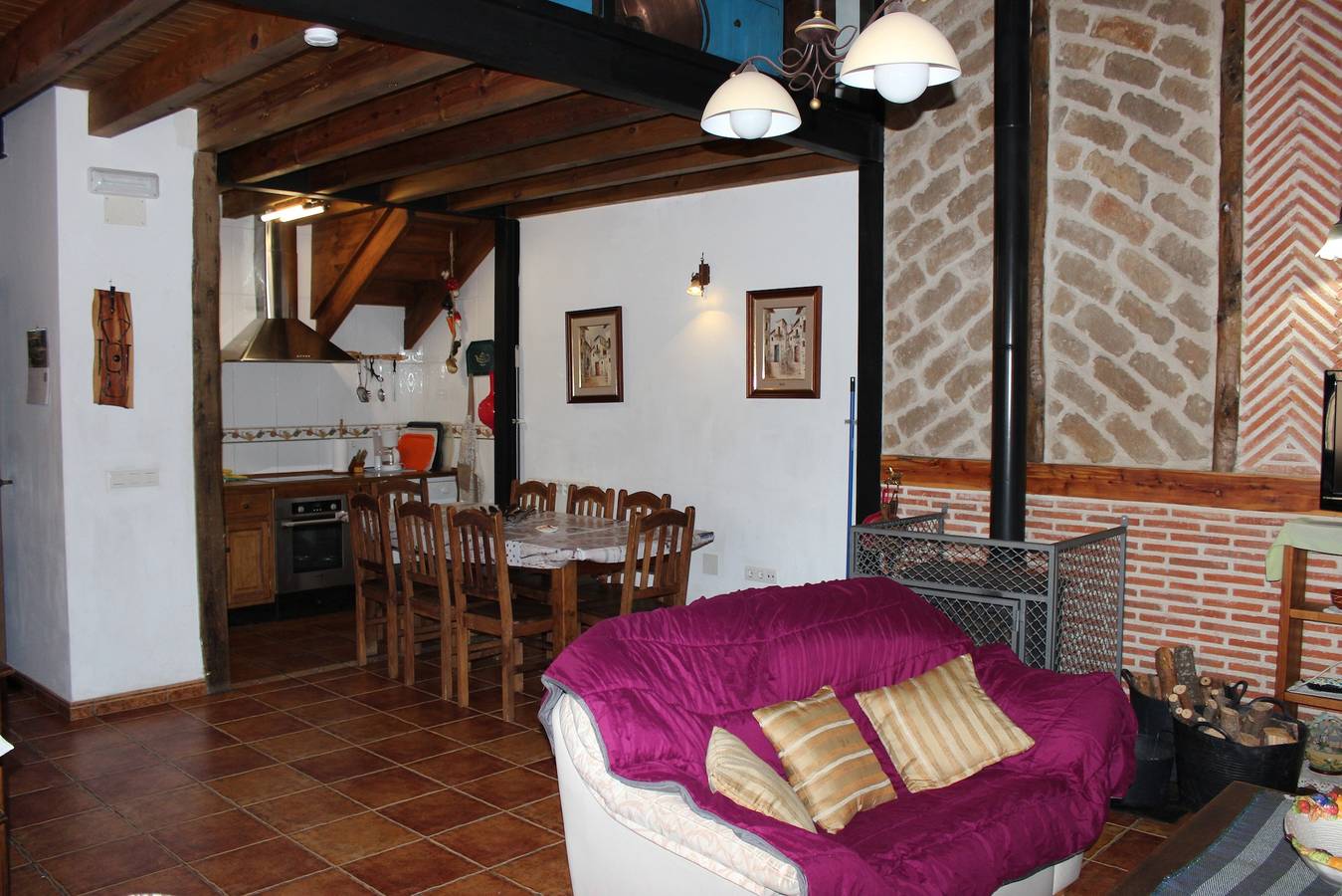 Casa rural 'La Chimenea De Soria I' con vistas a la montaña, piscina compartida y Wi-Fi in Espeja de San Marcelino, Provincia de Soria