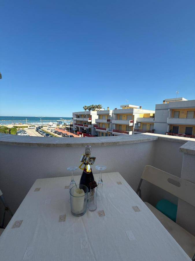 Appartamento per 5 persone, con panorama e piscina nonché balcone, adatto a famiglie con bambini in Villa Rosa