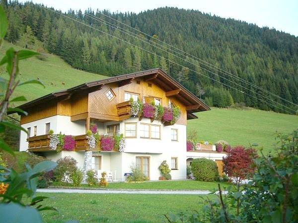 Ferienwohnung für 3 Personen, mit Balkon und Terrasse sowie Garten im Salzburger Land