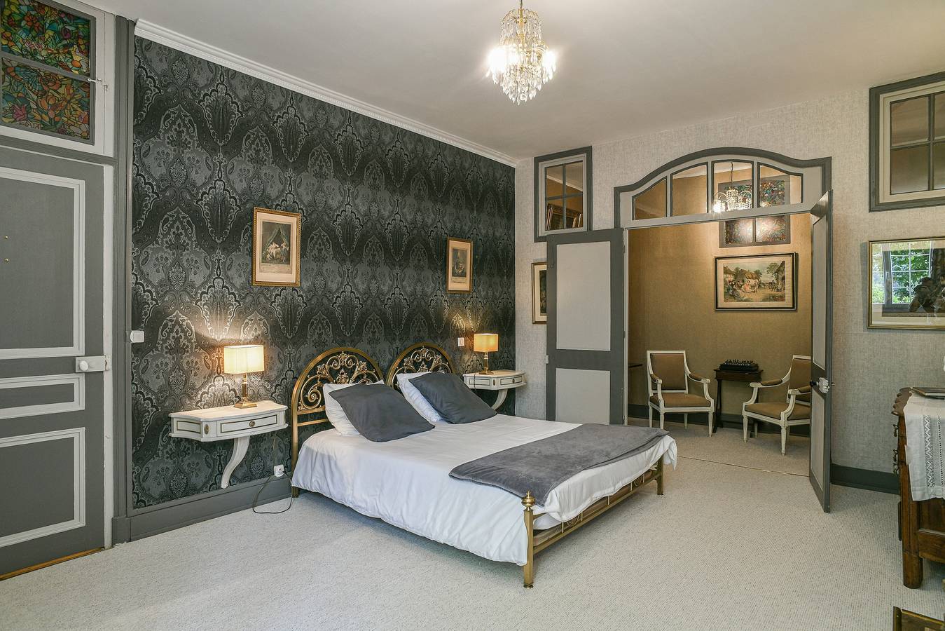 Chambre Marie-Antoinette, Suite de caractère, 40 m² et salon privatif in Saint-Albin-de-Vaulserre, Région de La Tour-du-Pin