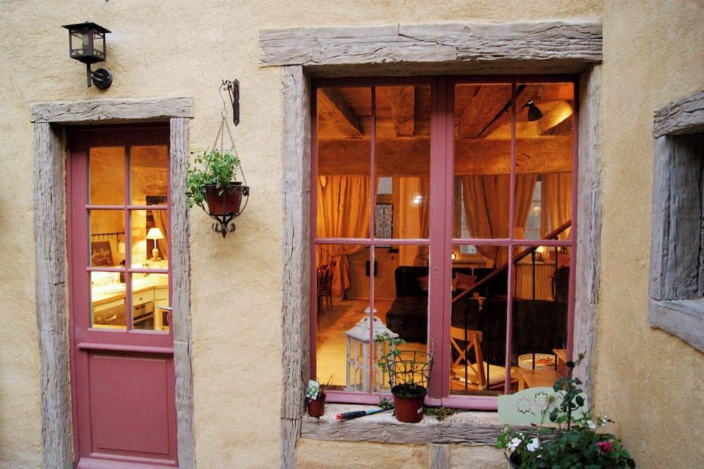 Historic House in the Heart of Sancerre – Wines, Restaurants, and the Village Within Walking Distance in Sancerre, Región de Bourges
