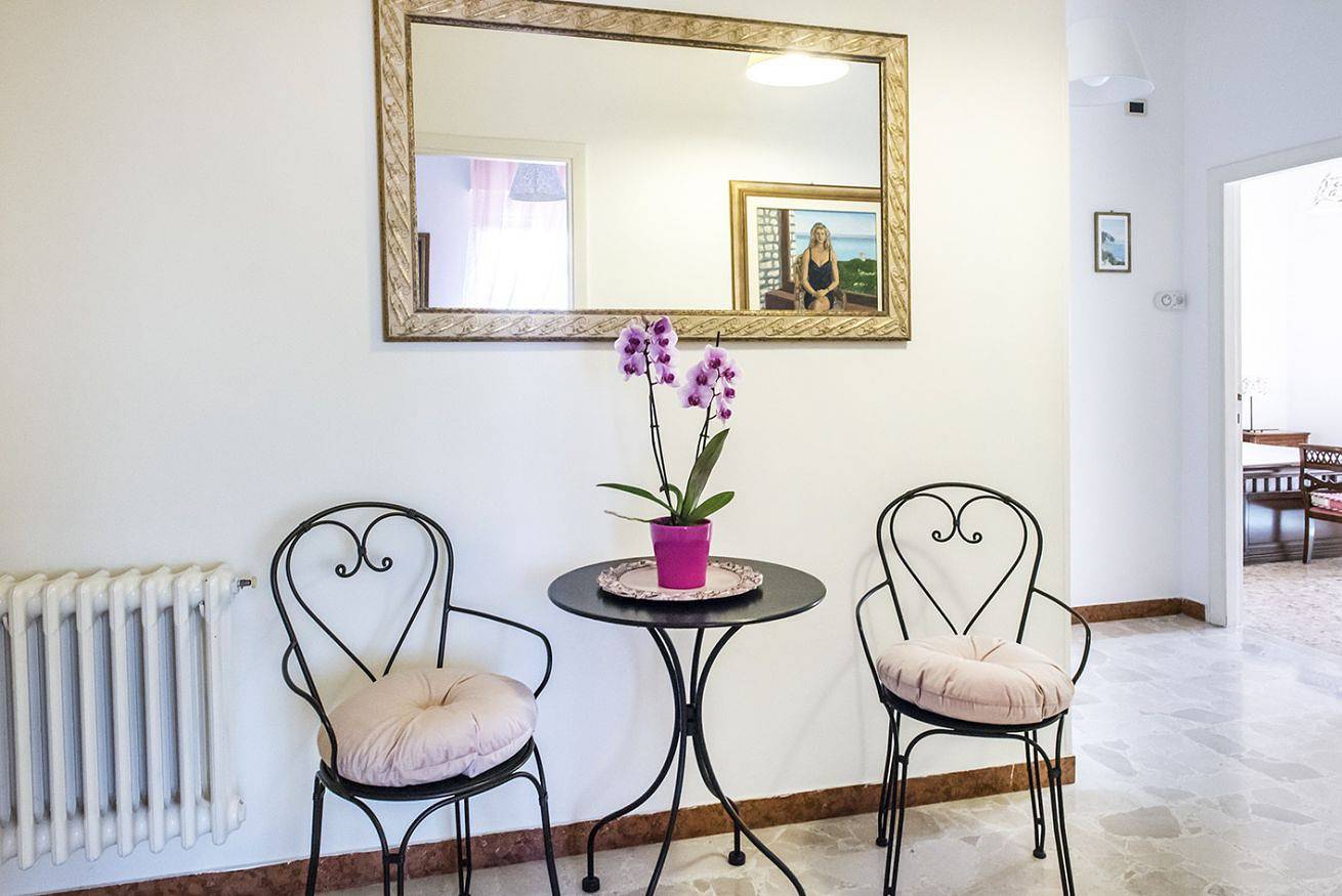 Entire apartment, S069 - Sirolo, four-room apartment in the center with terrace and garage in Sirolo, Riviera del Conero