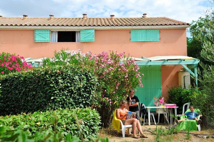 Appart’hôtel pour 4 personnes, avec piscine et jardin, adapté aux familles à Portiragnes