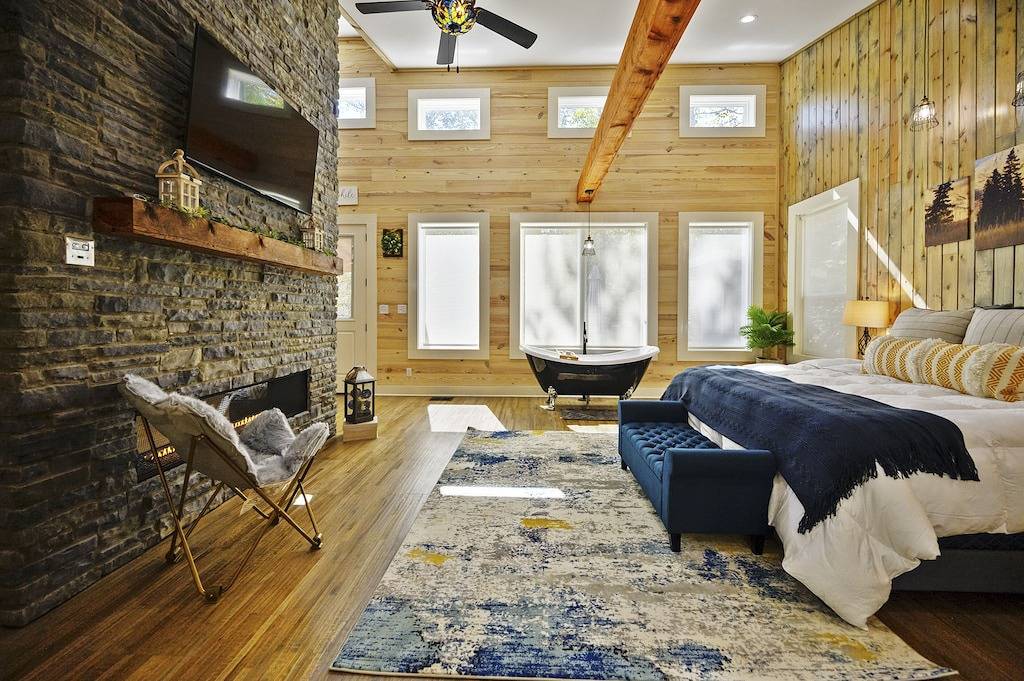 Luxury 1Br/1Ba Cabin in Beautiful Broken Bow, Oklahoma in Broken Bow, McCurtain County