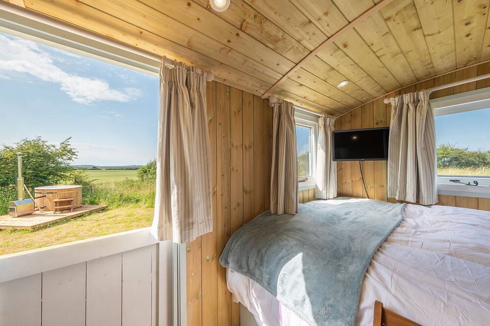 Dog-friendly glamping hut in the North Norfolk Coast in Stiffkey, Norfolk Coast
