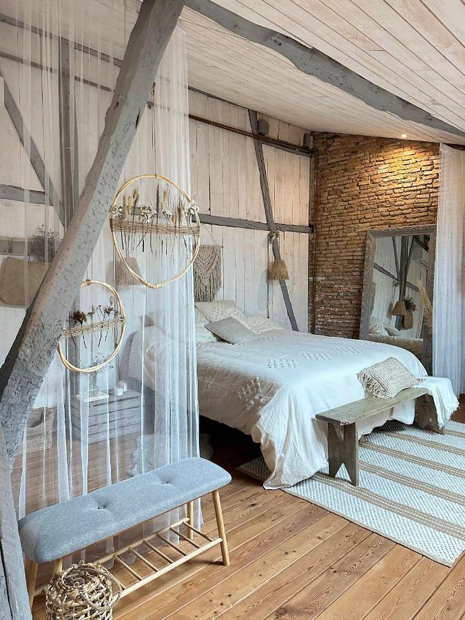 Location de vacances pour 4 personnes, avec Terrasse et Jardin ainsi que Piscine et Vue à Rieux-Volvestre