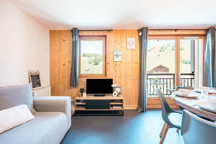 Appartement entier, Appartement 'Charmant Duplex Au Pied Des Pistes' avec vue sur les montagnes, balcon et Wi-Fi in Col du Mollard, Albiez-Montrond