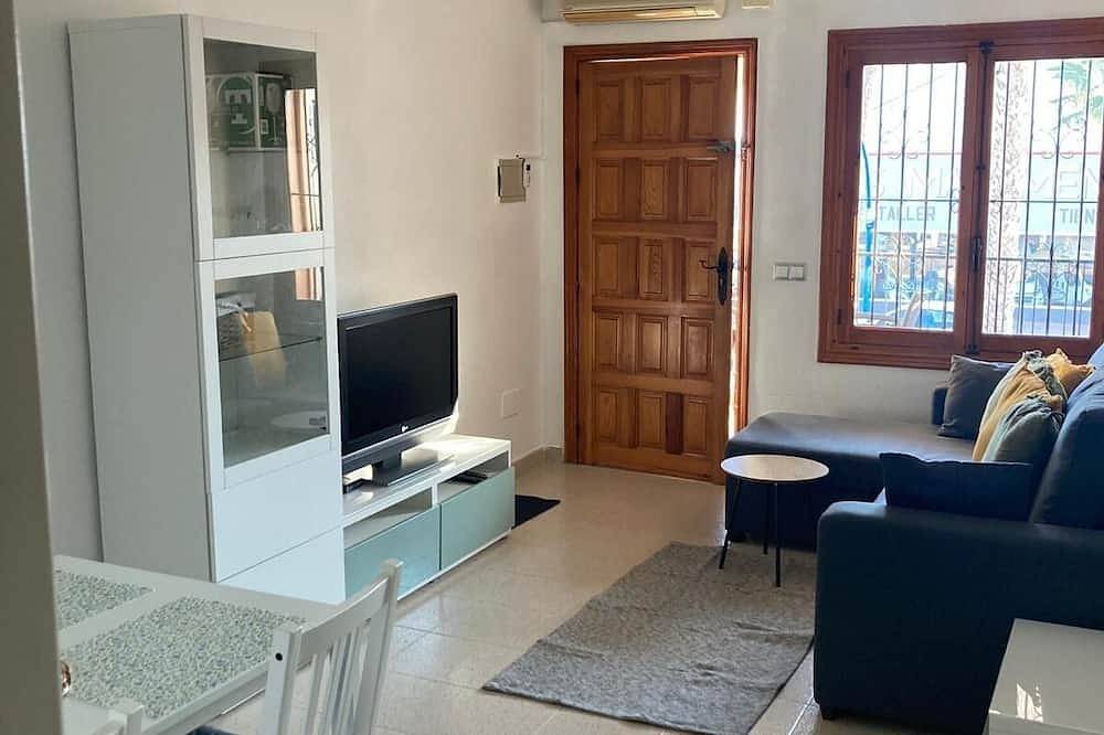 Apartamento entero, Vacation apartment with private roof terrace within walking distance of the city center and beach in Golf Resorts Murcia, Mar Menor