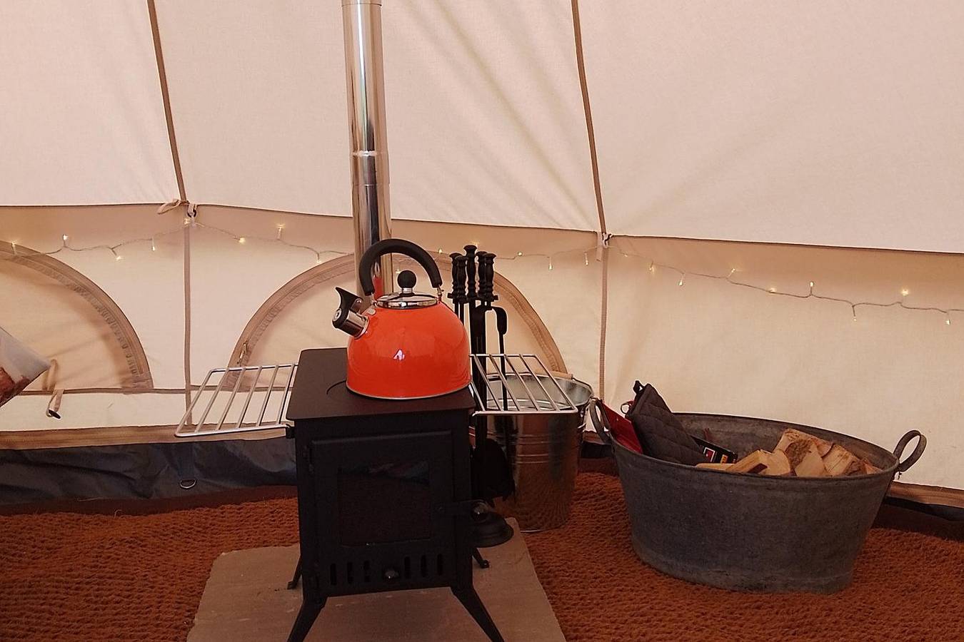 Chestnut 6m bell tent-Log burner-nr Whitby-Parking in North York Moors National Park