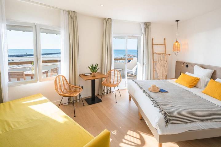 Hôtel pour 2 personnes, avec jardin ainsi que vue et terrasse à Saintes-Maries-de-la-Mer