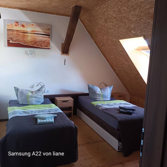 Ganze Wohnung, Ferienwohnung 'Haus Beim Schloß' mit privater Terrasse, Wlan und Klimaanlage in Mildenitz, Mecklenburg-Strelitz