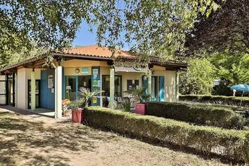 Camping pour 6 Personnes dans Thiviers, Périgord Vert, Photo 1