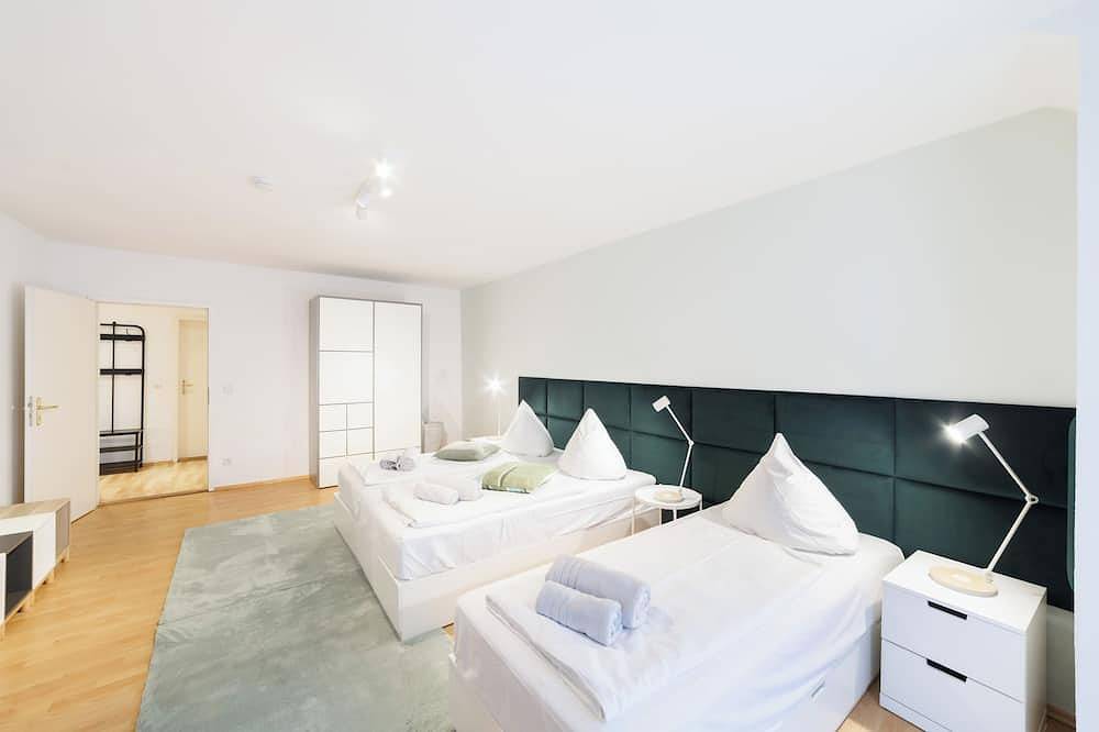 Entire apartment, Grand Central City Aprt. Mitte Museum Island/Berlin Cathedral in Mitte Berlin, Berlin