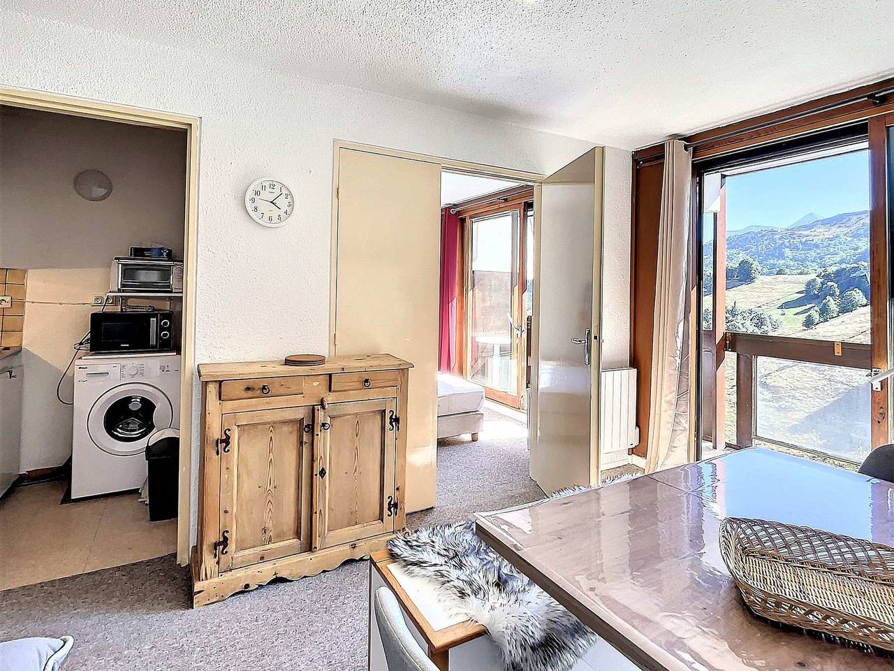 Entire apartment, Bright 2-room+alcove apt, slopeside, balcony in Le Corbier, Villarembert