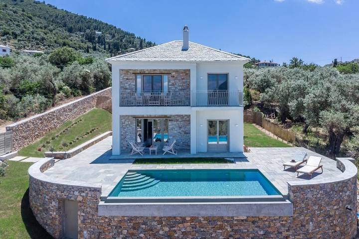 Villa für 4 Personen, mit Ausblick und Pool sowie Garten auf Skopelos