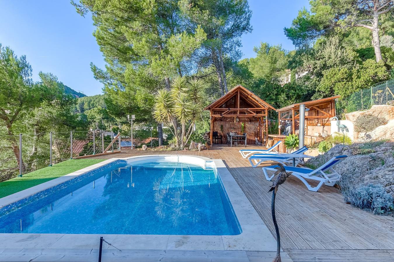 Appartamento intero, Villa di montagna Enchanted Bird con giardino paradisiaco e piscina condivisa in Hyeres, Parco nazionale di Port-Cros