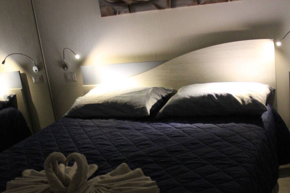 Located in downtown area, renovated in 2021 in contemporary style in Pietramontecorvino, Foggia Province