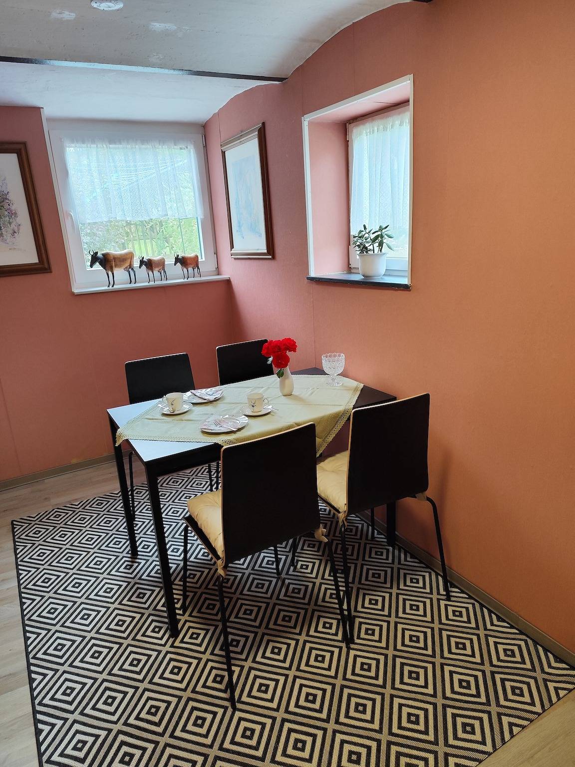 Ganze Wohnung, Apartment „Zum Kuhstall“ mit gemeinsamer Terrasse, Garten und Wlan in Olsberg, die Mittelgebirge