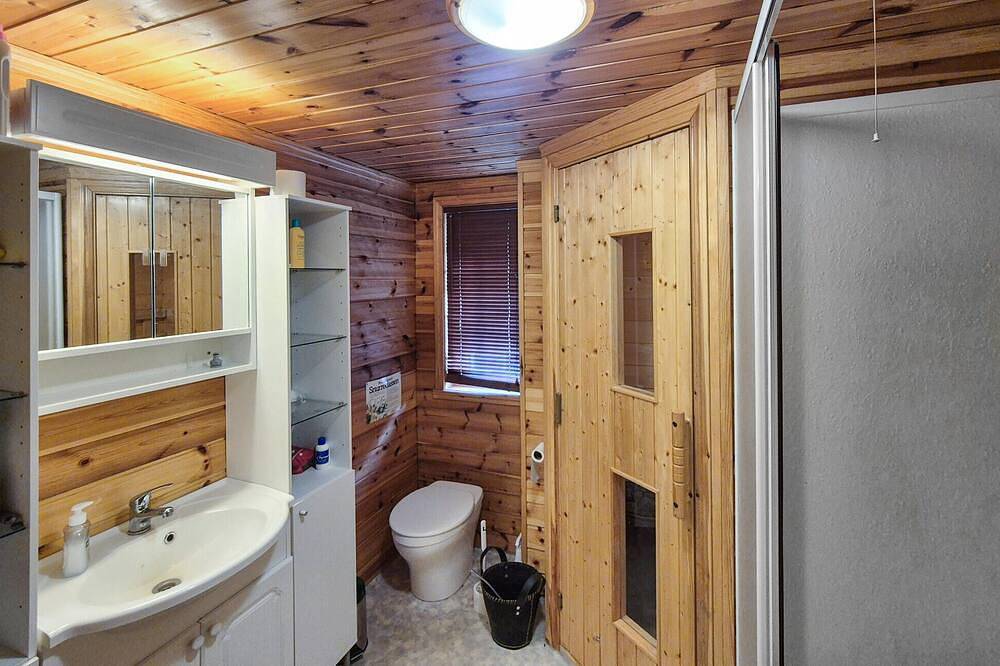 Wunderschönes Haus in Skare mit Sauna in Odda