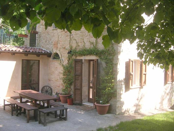 Chambre d’hôte pour 3 personnes, avec Balcon et Terrasse ainsi que Jardin et Vue