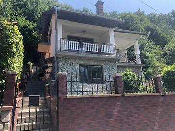 Maison d’hôte pour 2 personnes, avec balcon ainsi que jardin et vue dans Mureș