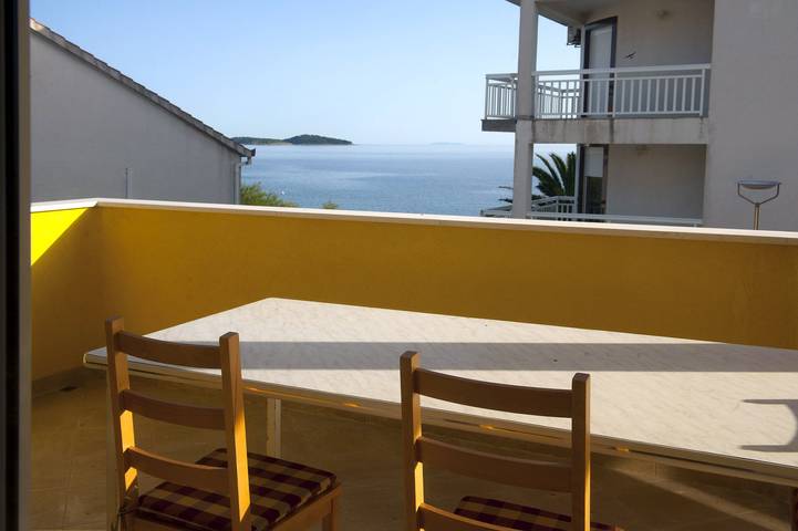 Ferienwohnung für 6 Personen, mit Pool und Balkon/Terrasse